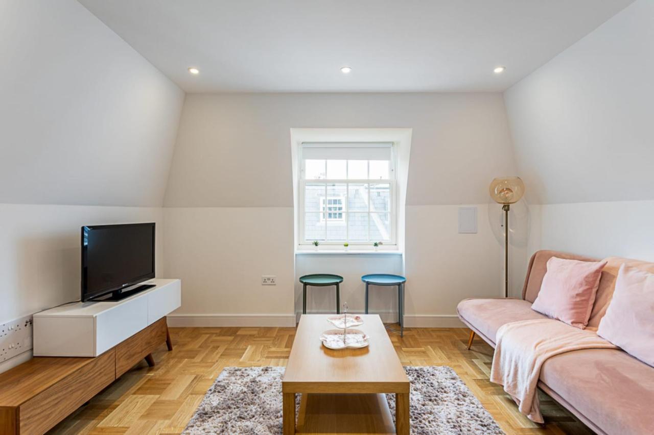 Modern And Stylish Apartment In West Kensington ロンドン エクステリア 写真
