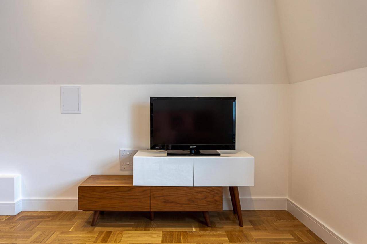Modern And Stylish Apartment In West Kensington ロンドン エクステリア 写真