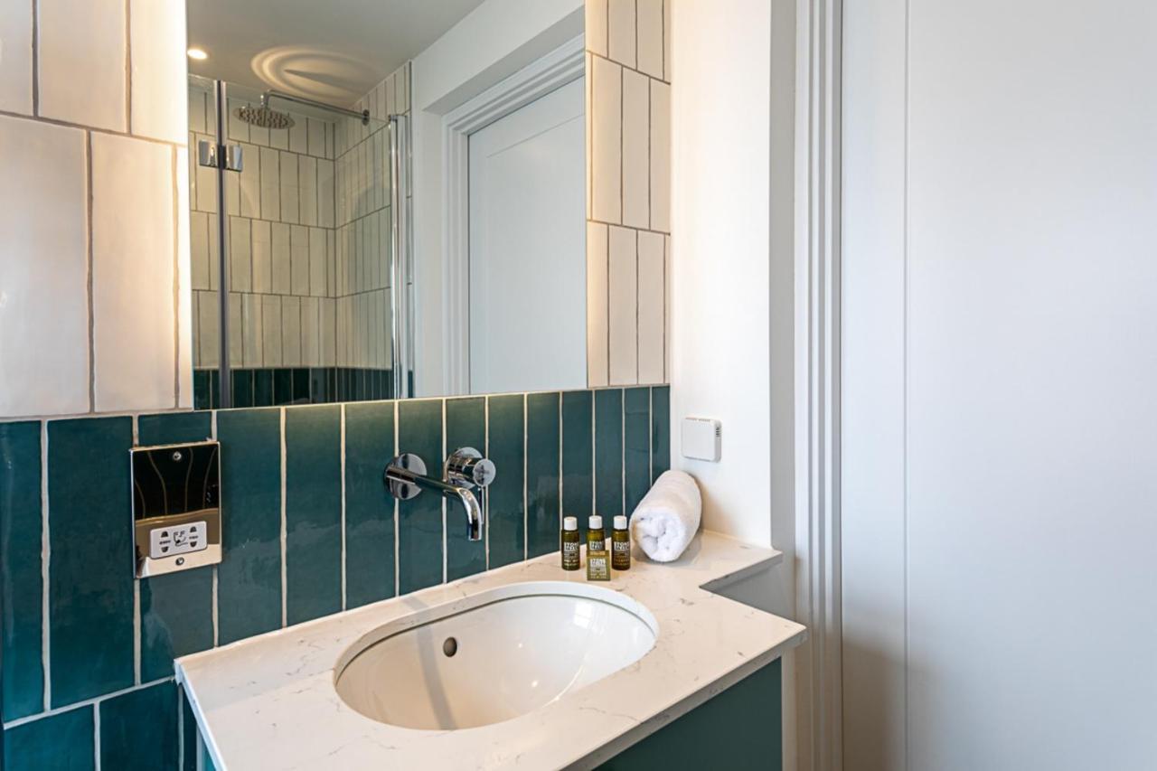 Modern And Stylish Apartment In West Kensington ロンドン エクステリア 写真