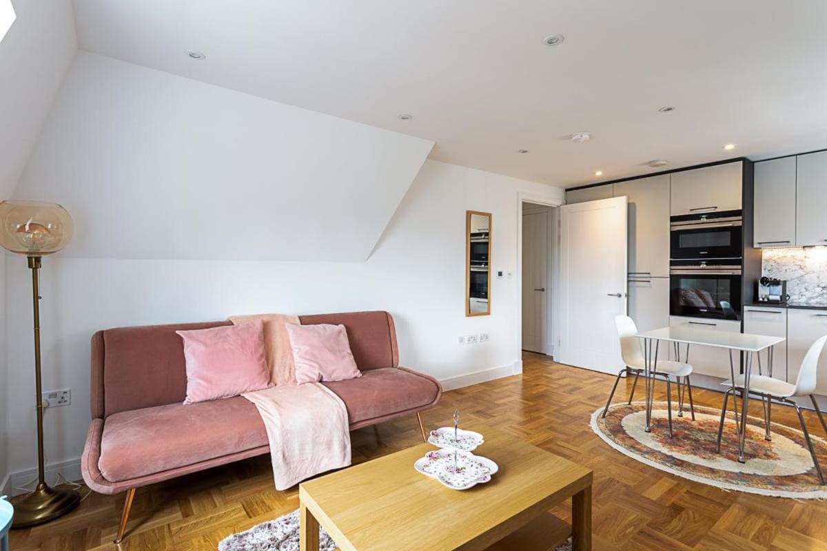 Modern And Stylish Apartment In West Kensington ロンドン エクステリア 写真
