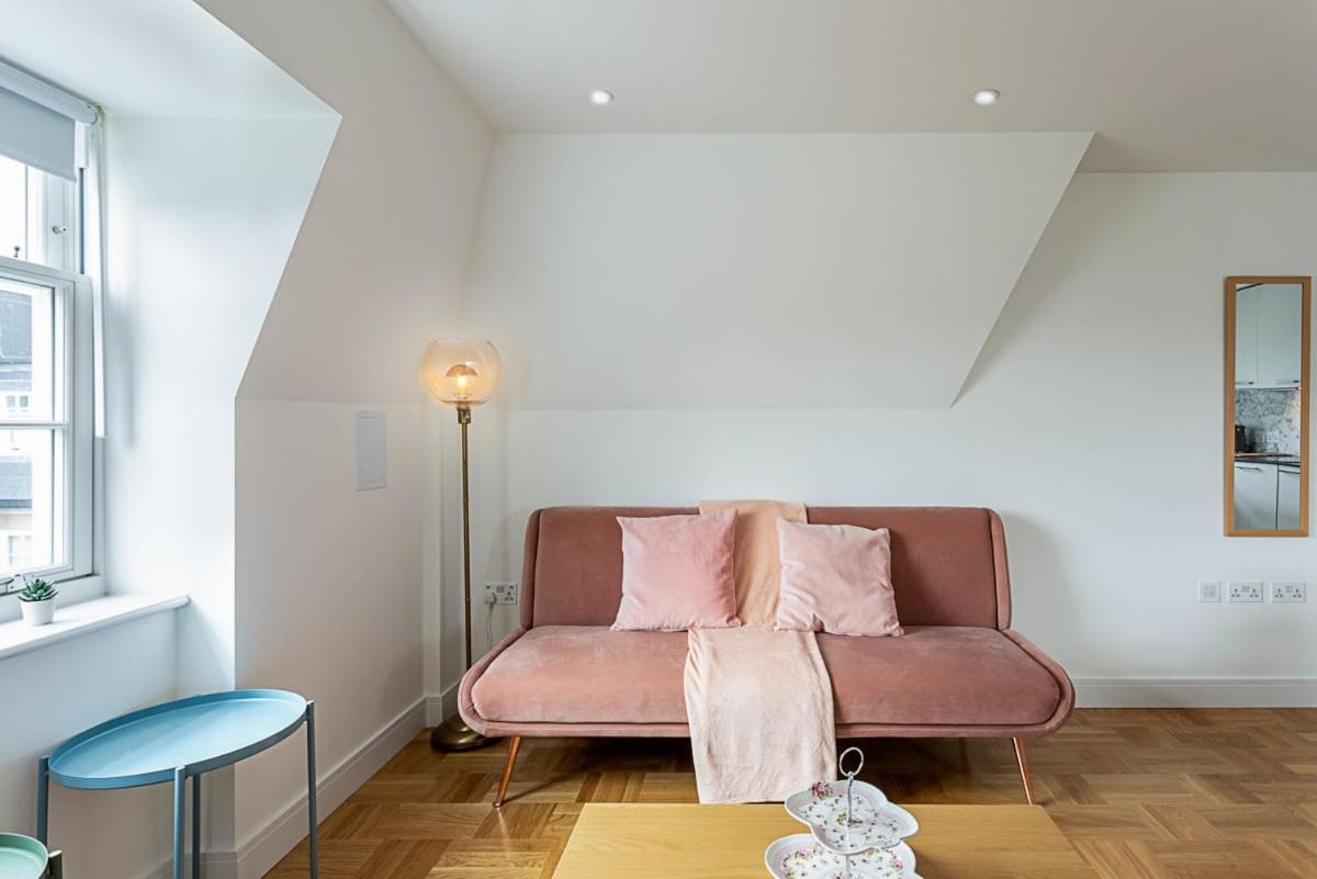 Modern And Stylish Apartment In West Kensington ロンドン エクステリア 写真