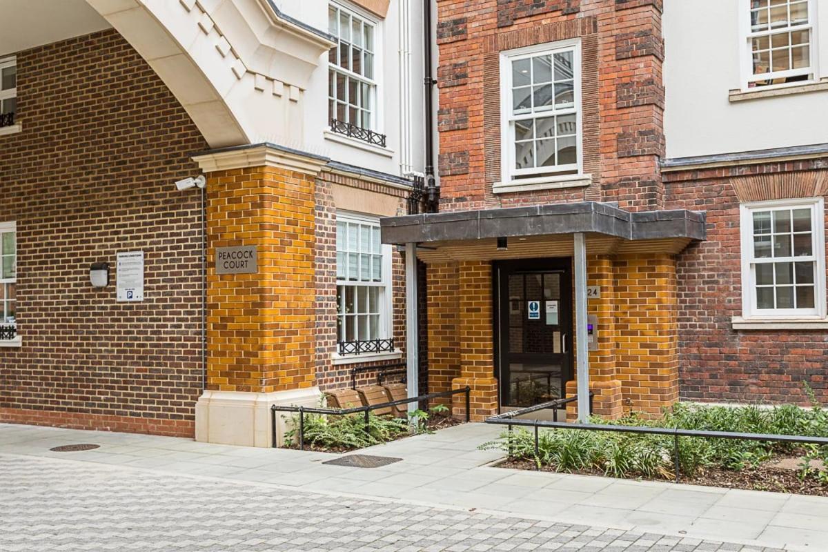 Modern And Stylish Apartment In West Kensington ロンドン エクステリア 写真
